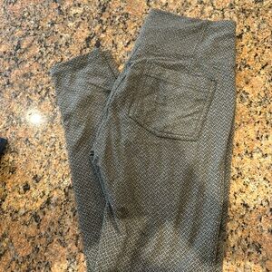 Women’s Athleta leggings with pocks Small. Worn once or twice.